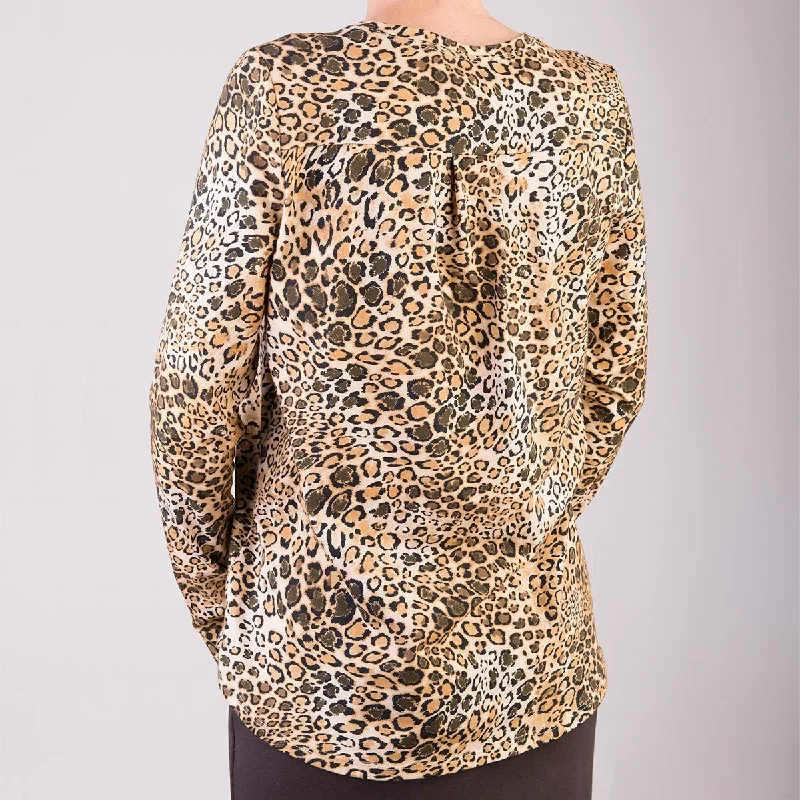 Celebrate the Weekend with Discounts Yoke Relaxed Fit Tee in Belluno Leo Carmel