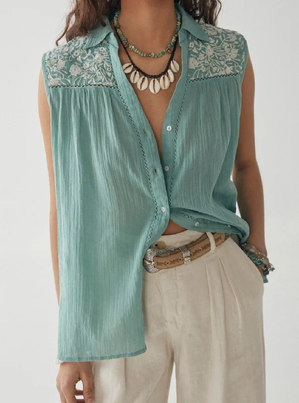 Weekend Deals That Sizzle Aroa Blouse Mint