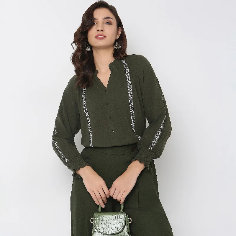 Weekend Discounts to Love Regular Fit Embroidered Shirt