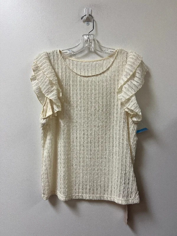 Weekend Deals That Dazzle Top Short Sleeve By Clothes Mentor In Cream, Size: M
