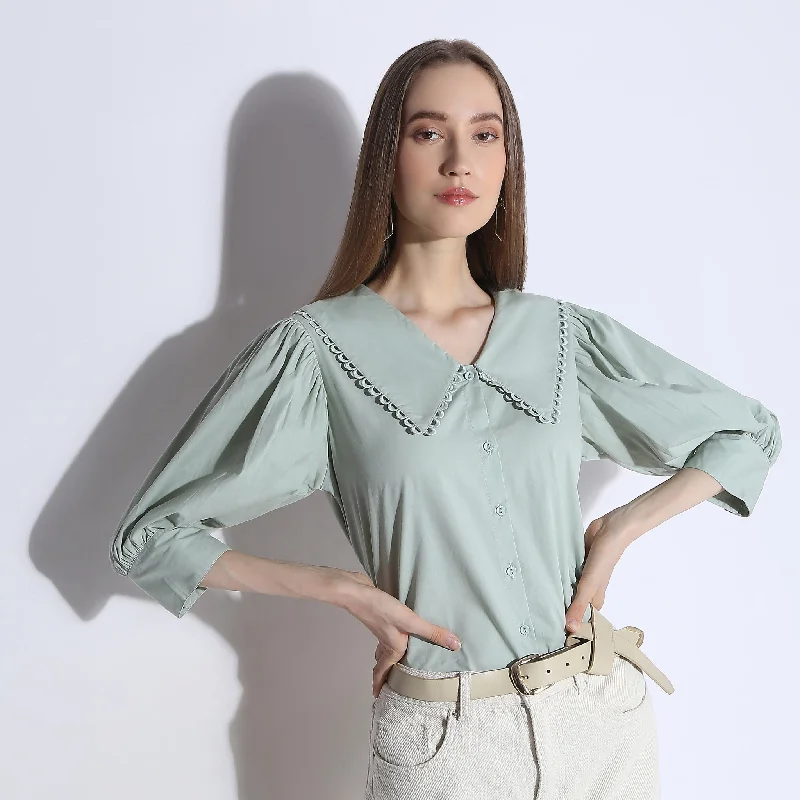 Unwind with Weekend Discounts Regular Fit Solid Shirt
