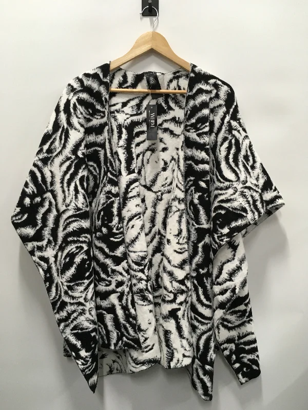 Weekend Savings Spectacular Shawl By White House Black Market In Black & White, Size: Osfm