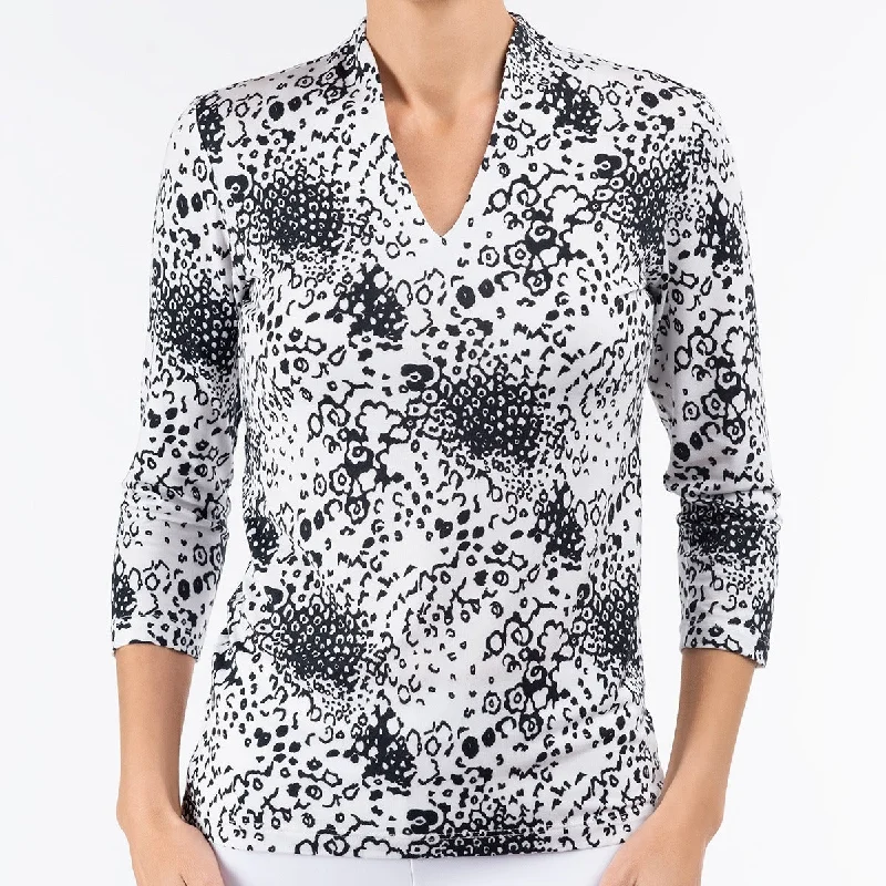 Weekend Offers That Delight Funnel Neck Tee in Jardin Noir